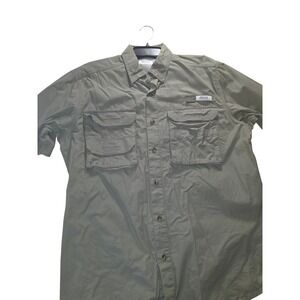 Gander Mountain Guide Series Mens Medium Green Fishing Shirt Short Sleeve Utilit